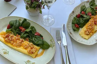 Что полезнее: яичный желток или белок