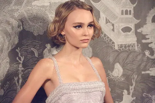 Лили-Роуз Депп стала лицом Chanel Лили-Роуз Депп стала лицом Chanel
