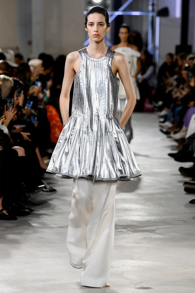 SACAI весна-лето 2023 SACAI весна-лето 2023