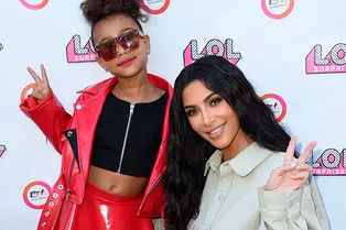 5-летняя дочь Ким Кардашьян дебютировала на подиуме