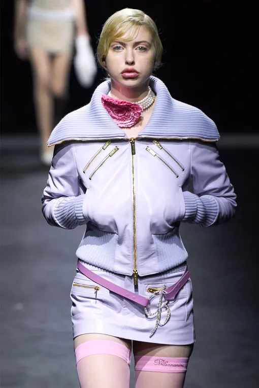 Хлоя Черри на показе Blumarine осень-зима 2022/23