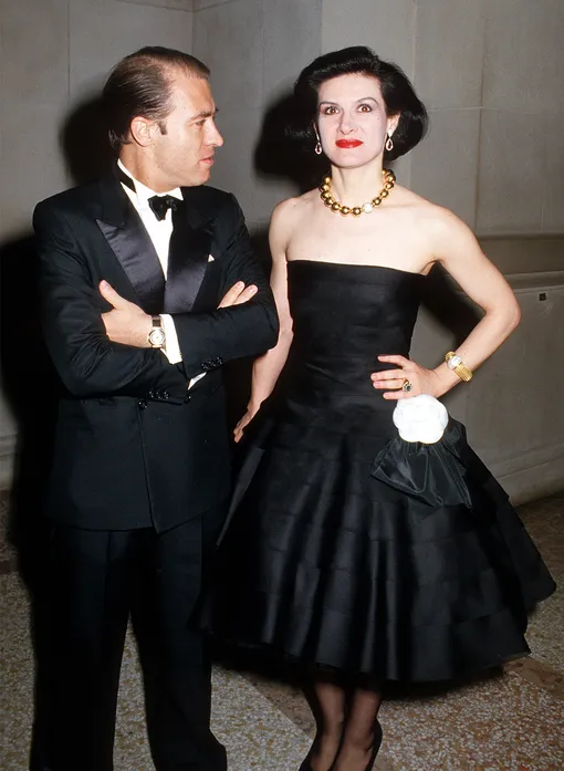 Палома Пикассо с мужем Рафаэлем Лопесом-Камбилем на CFDA Awards 1987