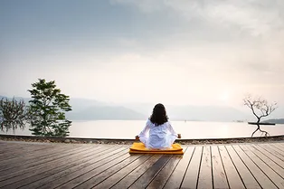 Почему йога-терапия — лучший способ провести отпуск с пользой