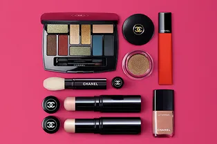 Объект желания: «азиатская» весенняя коллекция Chanel c лучшим стиком-хайлайтером