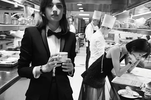 ALMA JODOROWSKY et NOZOMI IIJIMA wear a CODE COCO watch ALMA JODOROWSKY et NOZOMI IIJIMA wear a CODE COCO watch