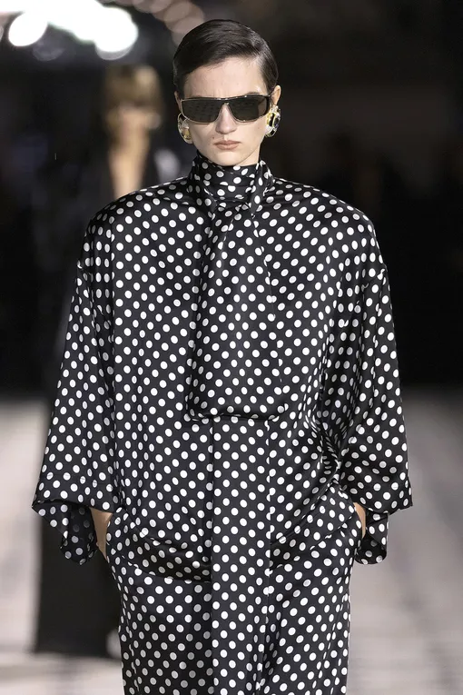 Saint Laurent весна-лето 2023 Saint Laurent весна-лето 2023