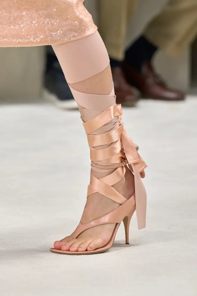 Ferragamo весна-лето 2025