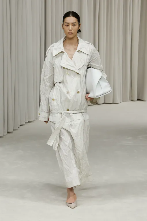 Ferragamo весна-лето 2025
