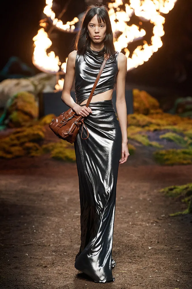 BLUMARINE осень-зима 2023/24