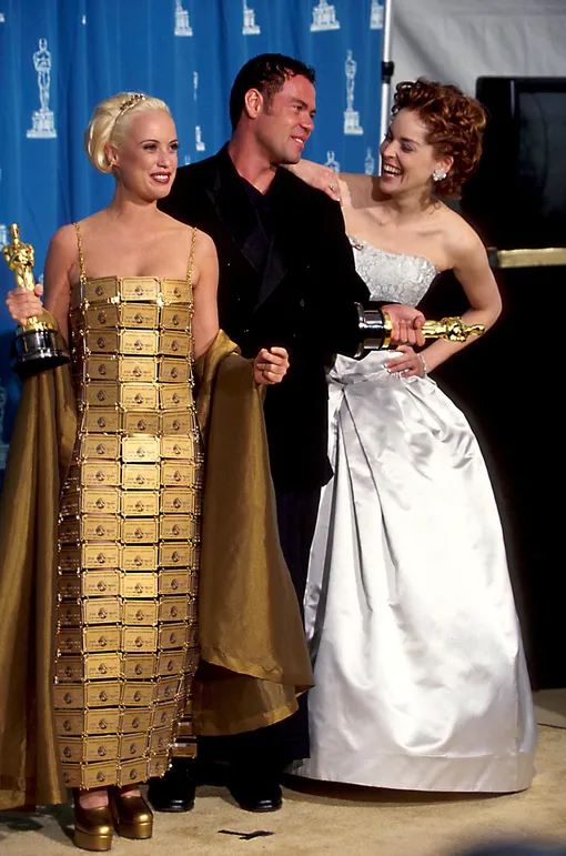 Лиззи Гардинер, Тим Чэппел и Шэрон Стоун на церемонии «Оскар», 1995