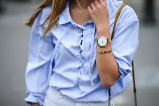 9 необычных голубых рубашек для модных будней