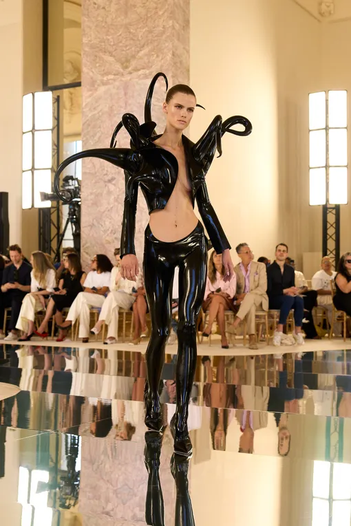 Schiaparelli Couture осень 2026 Schiaparelli Couture осень 2026