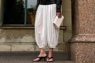 С какой обувью носить брюки-алладины С какой обувью носить брюки-алладины