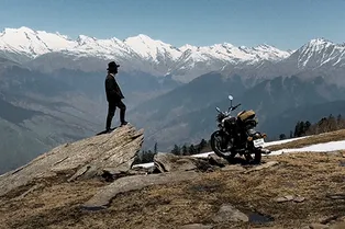 Видео дня: захватывающее путешествие по Индии, снятое только на телефон