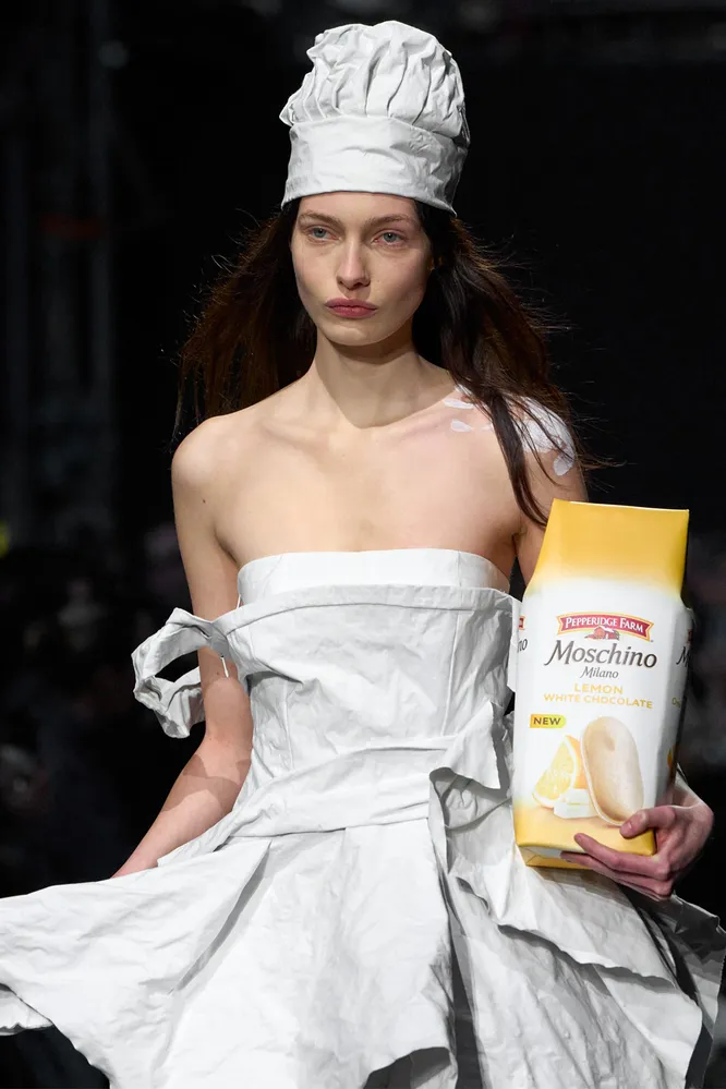 Moschino осень-зима 2025/2026