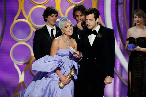 Леди Гага и Марк Ронсон получили награду в номинации «Лучшая песня»