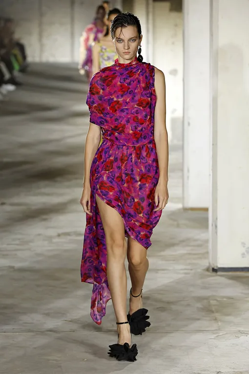 Dries Van Noten весна-лето 2023 Dries Van Noten весна-лето 2023
