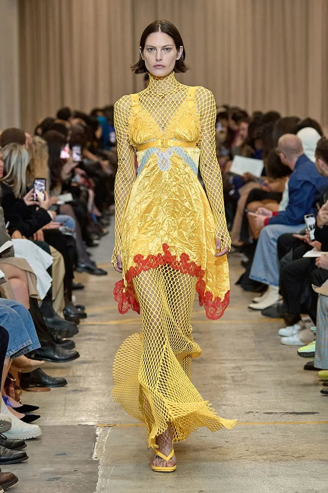 Burberry весна-лето 2023