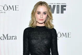 Соня Есьман, Бри Ларсон и Александра Шипп на премии Max Mara Women In Film Соня Есьман, Бри Ларсон и Александра Шипп на премии Max Mara Women In Film