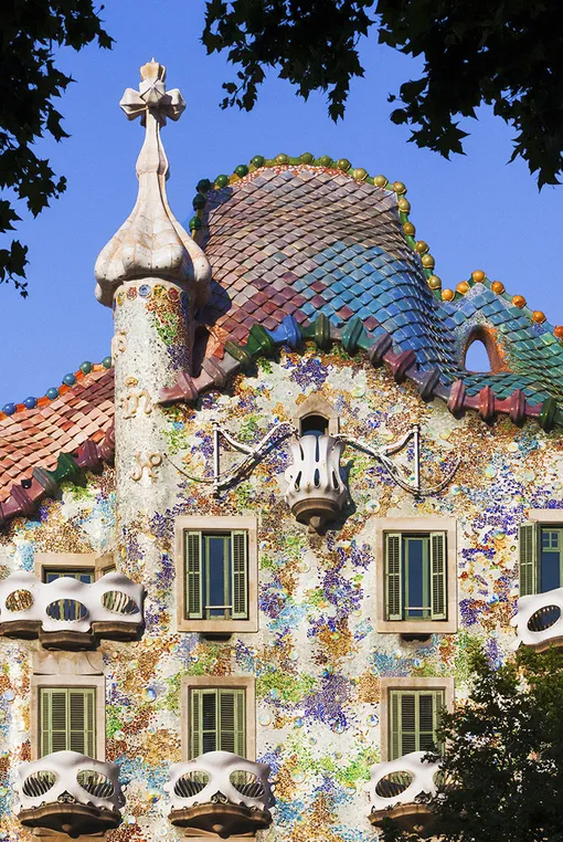 Фасад дома Бальо в Барселоне 1904-1906