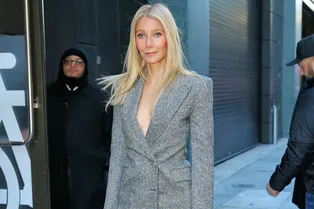 Сначала в офис, а потом на корпоратив: готовый образ от Гвинет Пэлтроу