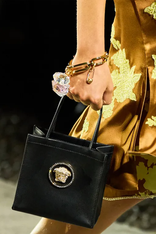 Versace весна-лето 2025