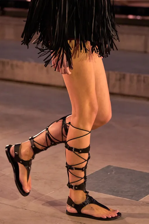 Isabel Marant весна-лето 2025 Isabel Marant весна-лето 2025