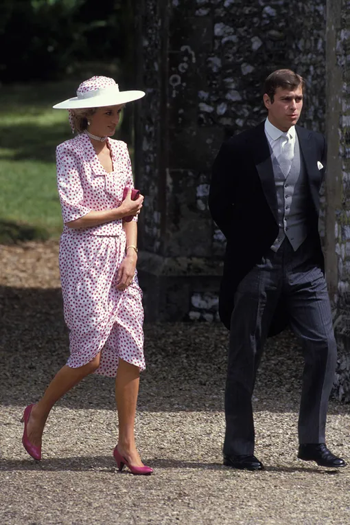 Принцесса Диана на свадьбе Кэролин Герберт и Джона Уоррена, 1985 год