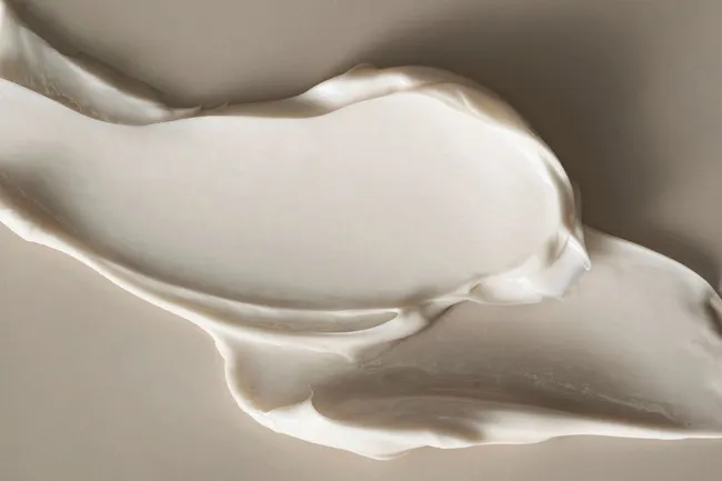 Увлажняют, питают и быстро впитываются: 8 лучших средств для тела