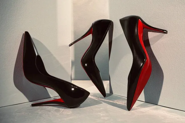 Ренессанс красной подошвы: почему все снова хотят носить Christian Louboutin
