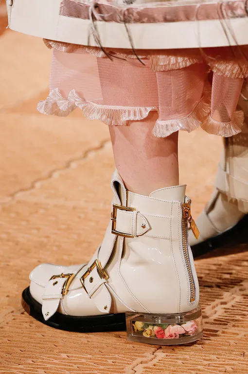 ALEXANDER MCQUEEN, весна-лето 2018 ALEXANDER MCQUEEN, весна-лето 2018