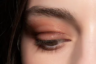 Макияж для опущенных век: 5 золотых правил