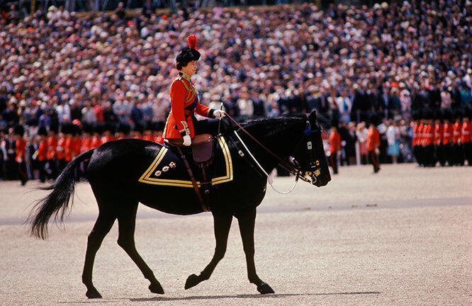 Королева на церемонии в Лондоне, 1980 