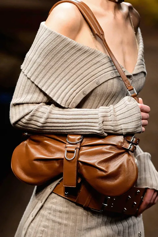 BLUMARINE осень-зима 2023/24 BLUMARINE осень-зима 2023/24