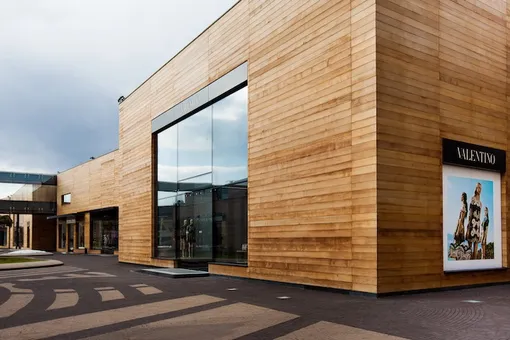 Красное на черном