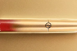 Объект желания: помада Armani Lip Maestro в золотом футляре