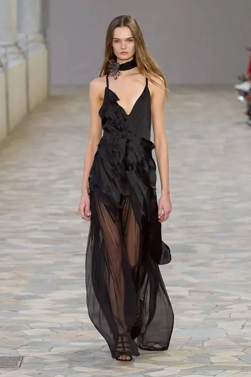 Alberta Ferretti весна-лето 2025 Alberta Ferretti весна-лето 2025