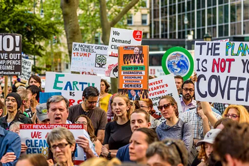 Мы не сдадимся: модные бренды раскритиковали выход США из соглашения по климату Мы не сдадимся: модные бренды раскритиковали выход США из соглашения по климату