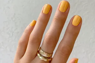Весна — это цвет! Желтый — один из главных нейл-трендов сезона