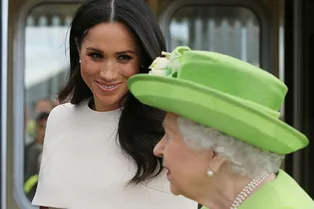 Меган Маркл получила особенный подарок от королевы по случаю их первой совместной поездки