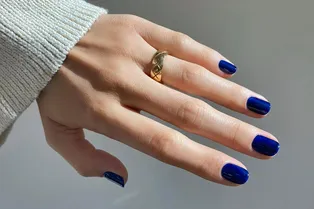 Самые модные оттенки маникюра зима 2021-2022