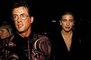 Сильвестр Сталлоне и Дженнифер Флавин разводятся после 25 лет брака. Он намеренно растрачивал семейное имущество