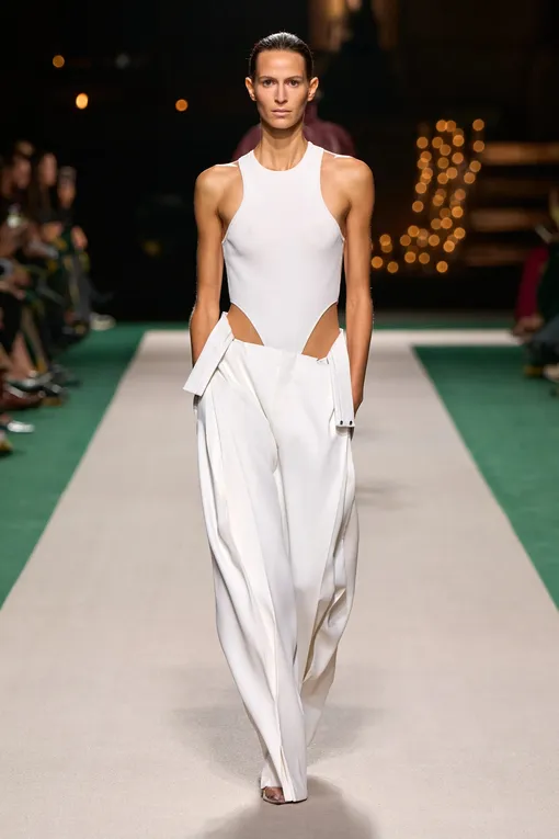 Victoria Beckham весна-лето 2025