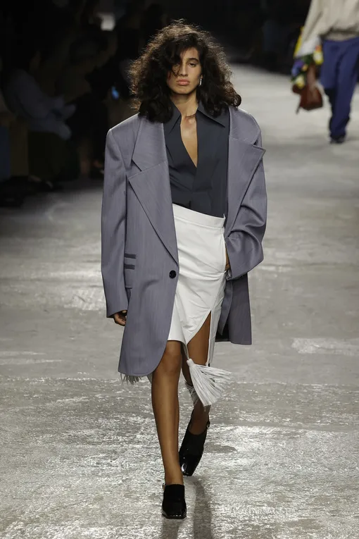Bottega Veneta весна-лето 2025