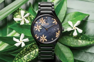 Золотой жасмин и бирюзовая керамика: какой получилась новая женская коллекция Rado True