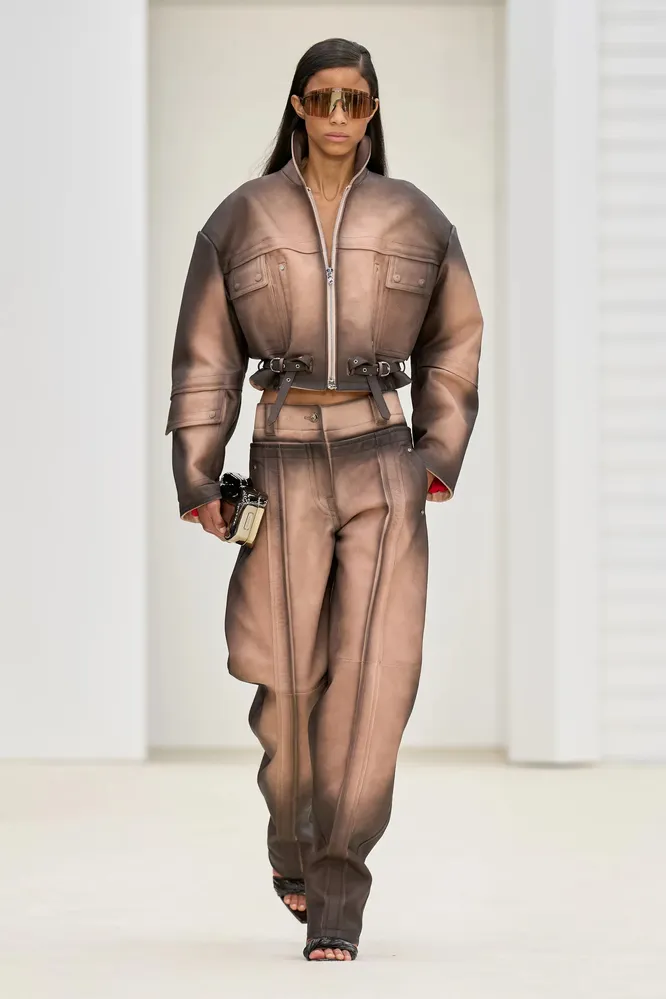 Ferrari весна-лето 2026