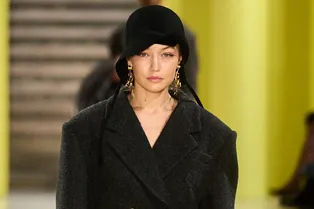 7 осенних головных уборов, которые выглядят «дорого»