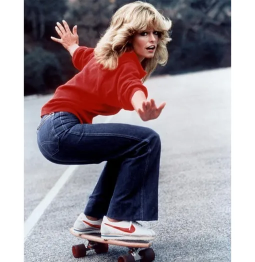 Фарра Фосетт в сериале «Ангелы Чарли», 1977 год Фарра Фосетт в сериале «Ангелы Чарли», 1977 год