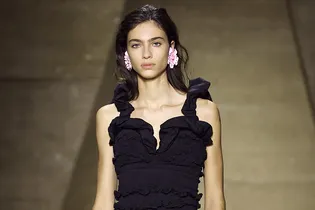 Какое маленькое черное платье купить в 2026 году: 7 главных трендов