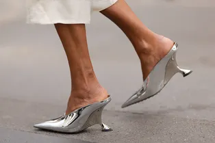 Модная обувь на лето-2024 должна быть именно этого цвета